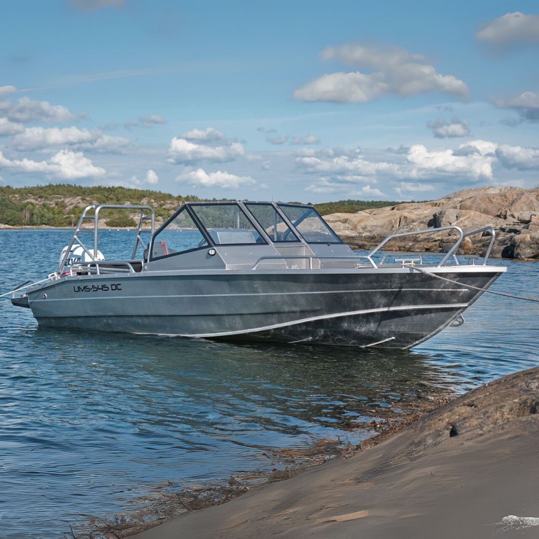 AquaRidge 545 DC Fishing Boat